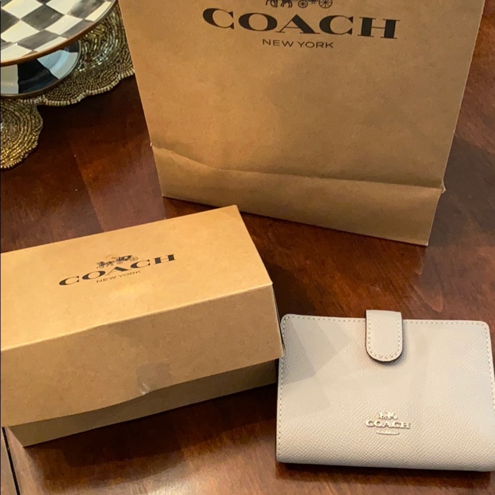 Coach wallet brand new beautiful gray color